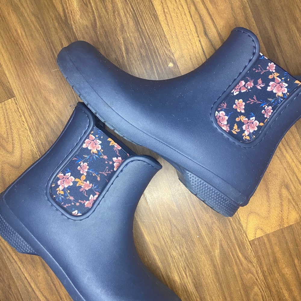 croc rain boots